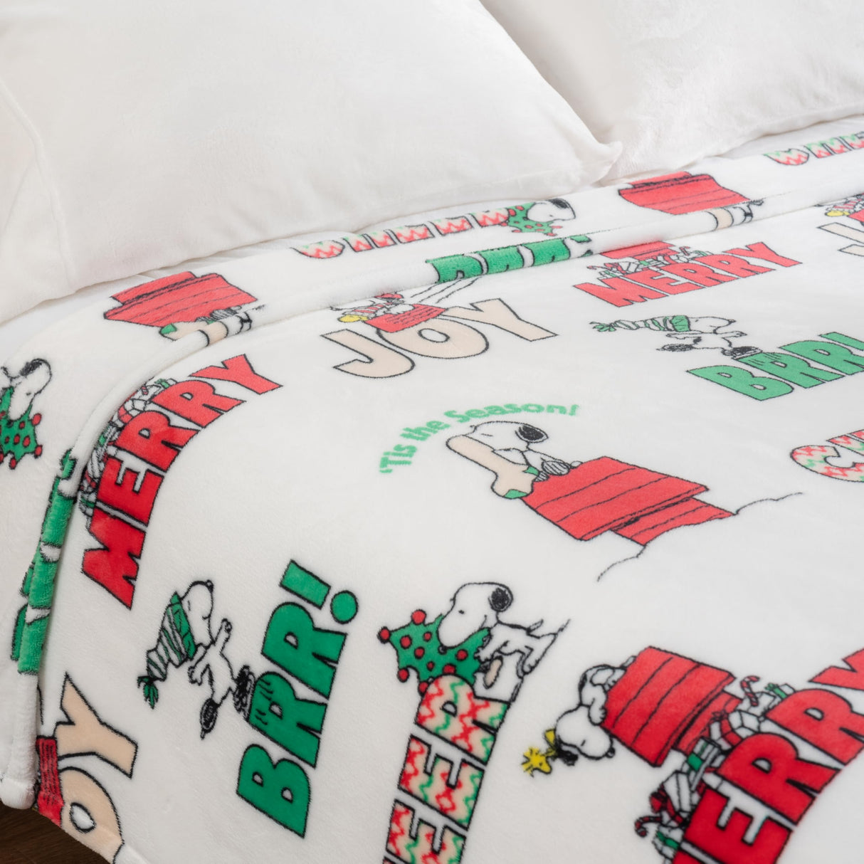 Berkshire Blanket Peanuts® VelvetLoft® Cute Character Snoopy Plush Blanket,Christmas Snowy Scene,King 90 in x 108 in (Official Peanuts® Product)