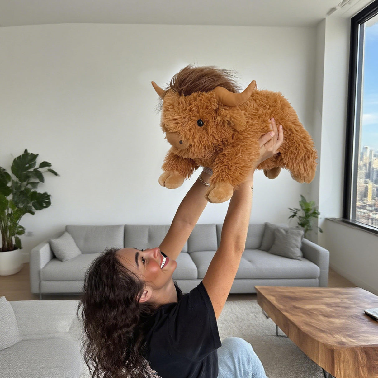 WDXDSOB Weighted Highland Cow Stuffed Animals | 4.2 Lbs Weighted Highland Cow Plush for Kids & Adults | 21.6 Inch Large Cattle Pillow Toy Gift for Christmas Birthday Mother's Day