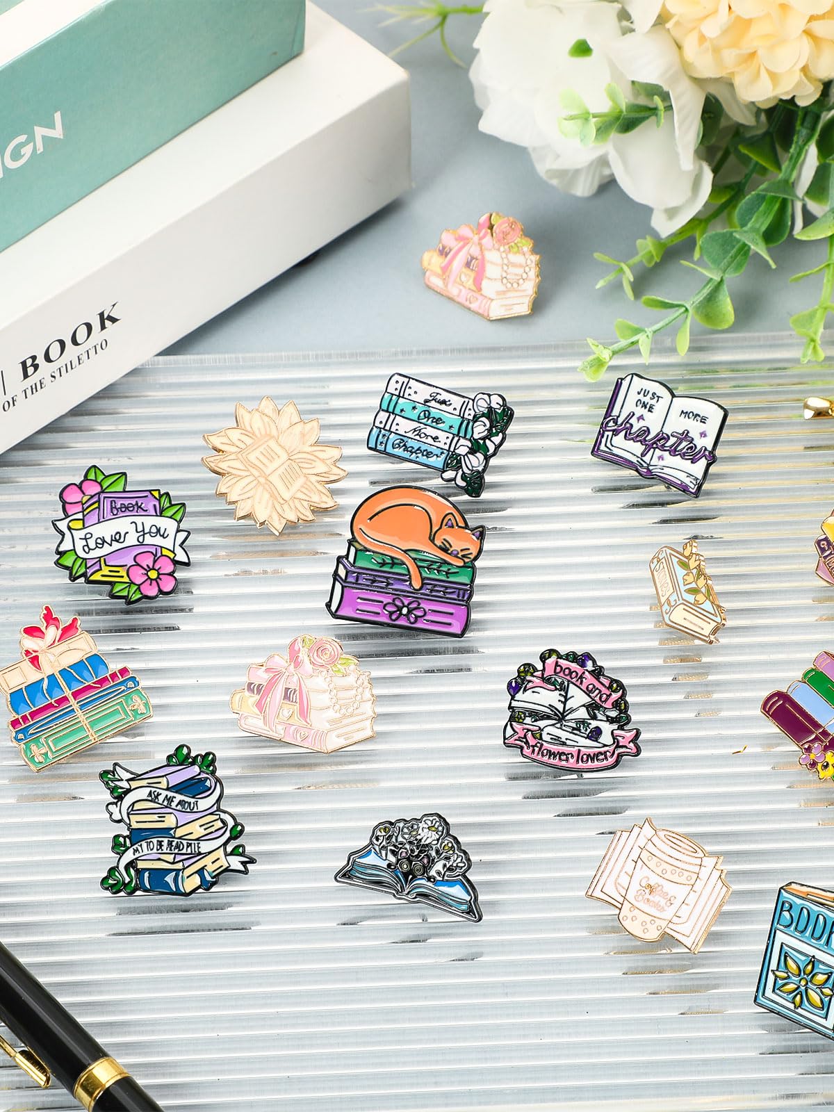 JUNEBRUSHS 84PCS Book Enamel Pins, Cartoon Books Brooch Pins for Teacher Student Readers Book Lovers Party Favor Gifts Supplies Backpack Clothes Hat Accessories