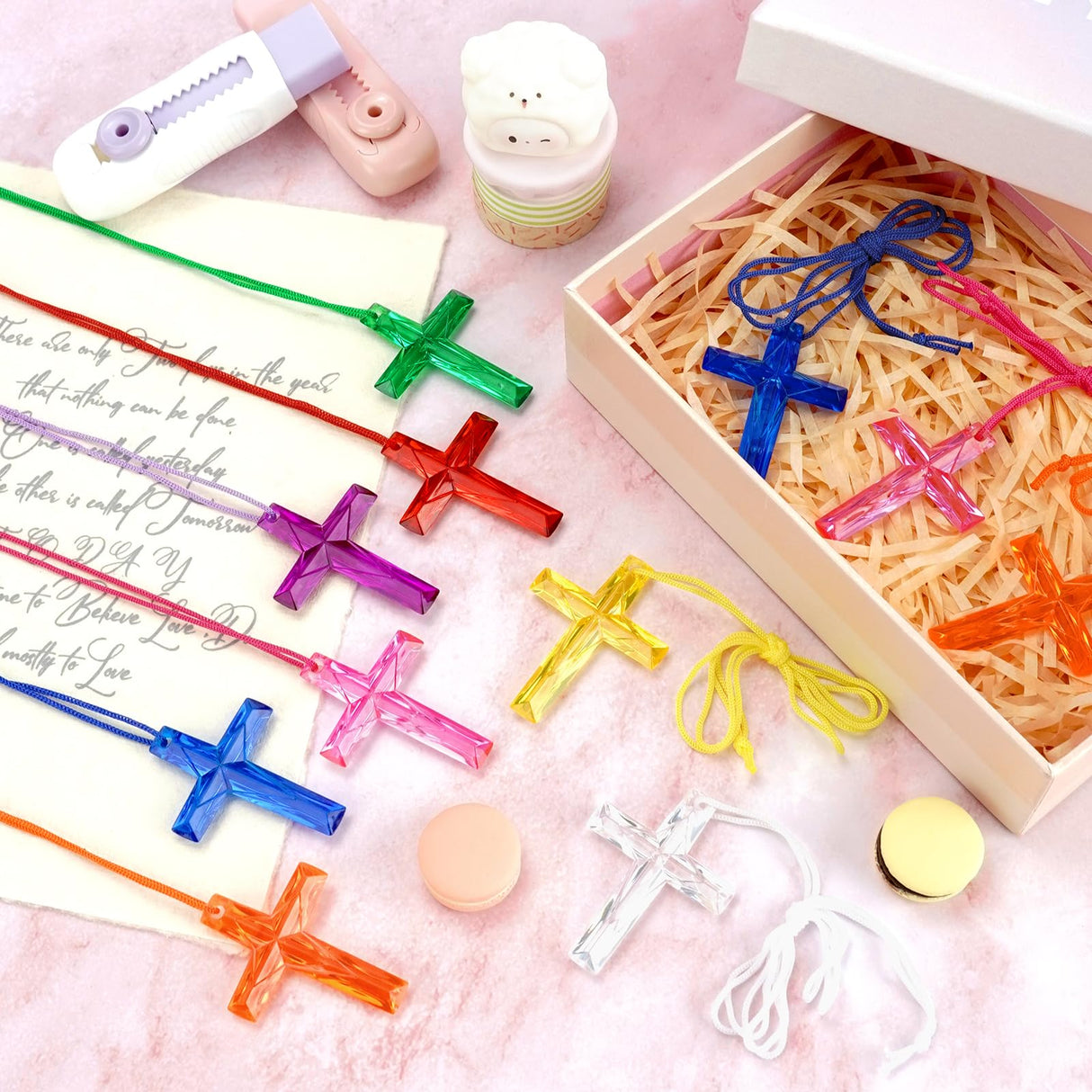XIPENGKEJI 256 Pcs Crystal Cross Necklace, Plastic Cross Necklace Christian Gift Bulk Religious Party Favors Toy for Sunday School Church Easter Vacation Bible School Operation Christmas, 8 Colors