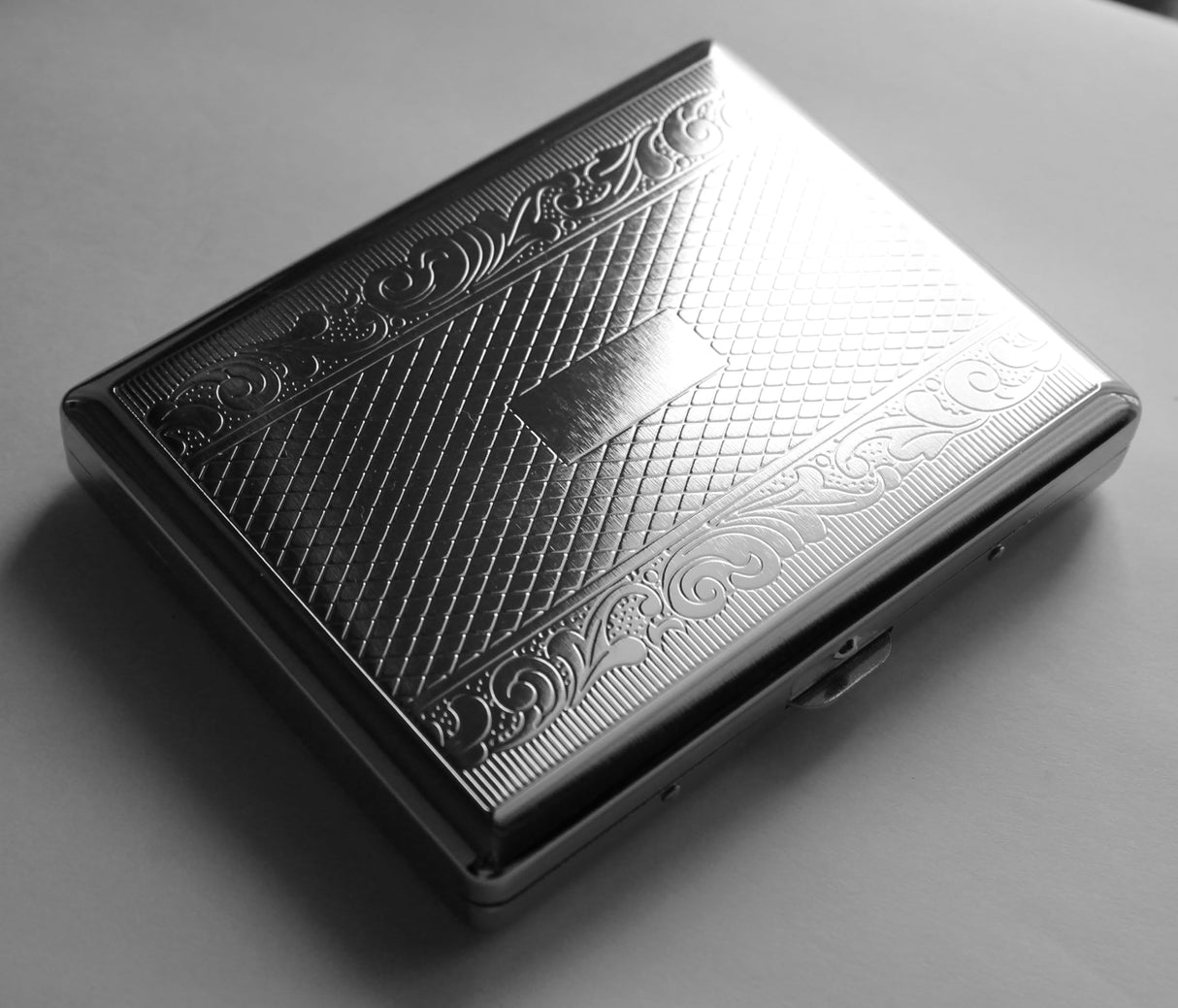 Retro Cigarette Case Victorian Style Metal Holder for Regular, King and 100's Size Credit Card Holder Pocket RFID Protective Security Wallet (Lin-L100)