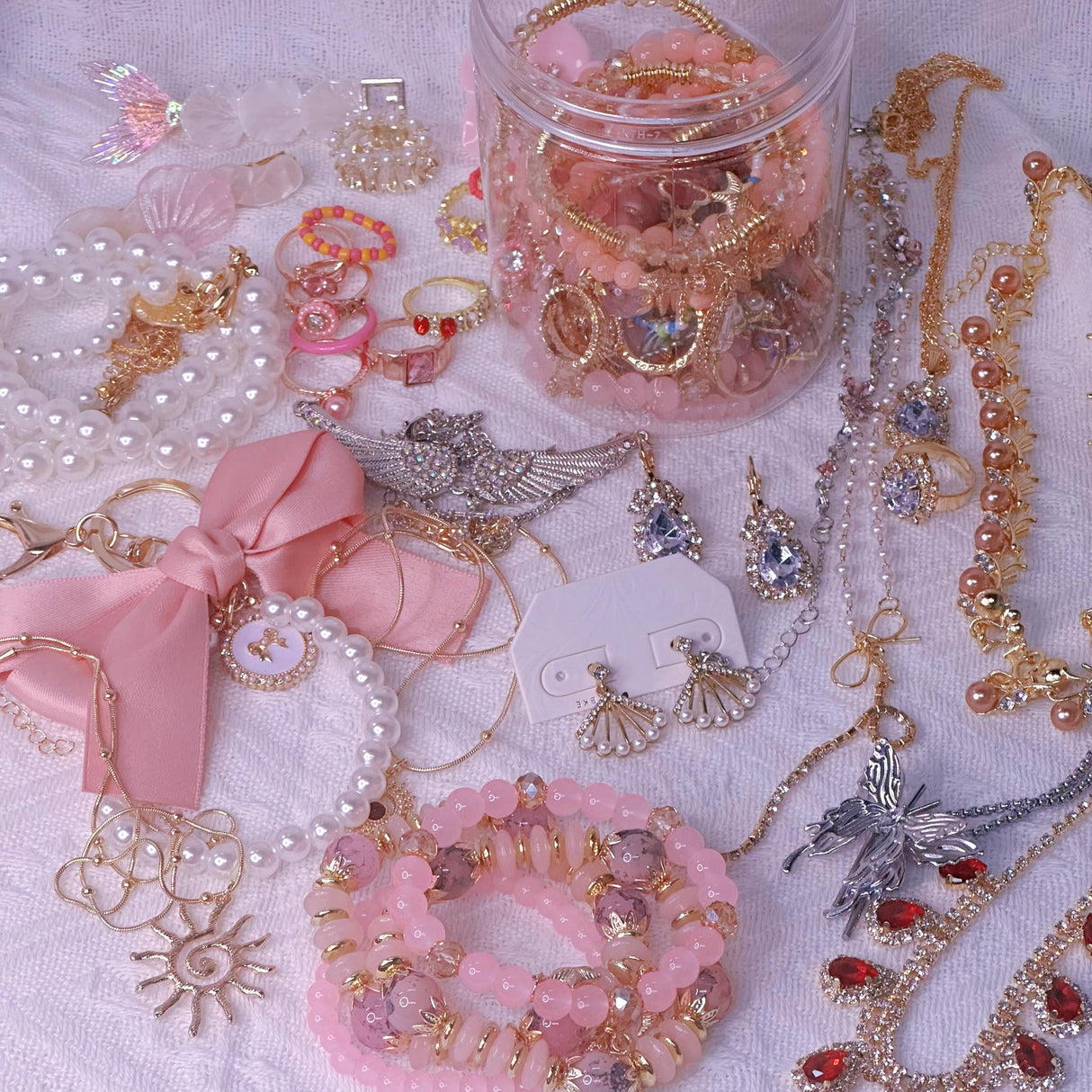 Mystery Jewelry Jar for Women, Pink Jewelry Gift Set(Elegant and lovely Boho Mixed Punk Everyday Necklaces,Earrings, Rings,Bracelets/Bangles),Valentines Day Gifts,Unique Alternative Fashion Romantic Present for Her(Pink - 25-30 pcs)