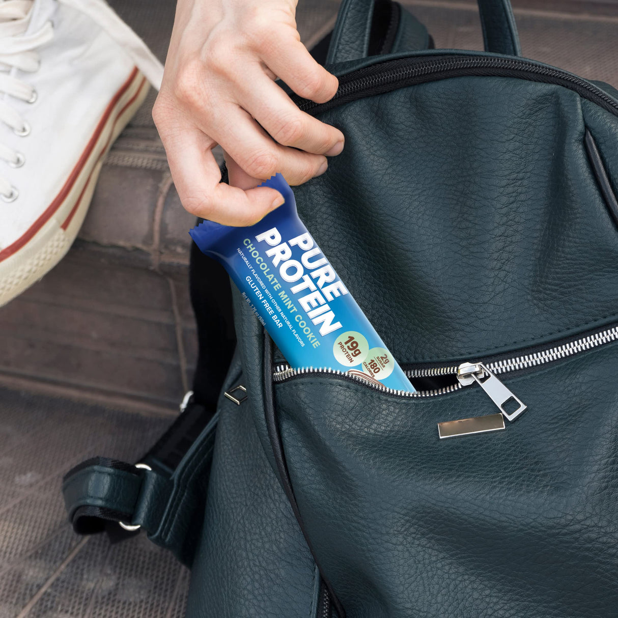 Pure Protein Bars, High Protein, Nutritious Snacks to Support Energy, Low Sugar, Gluten free, Chocolate Mint Cookie,1.76oz, 12 Count (Packaging May Vary)