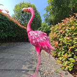 QNGCOLRCY Garden Statues Flamingo Sculptures Metal Yard Art, Pink Bird Art Outdoor Backyard Decor Patio Lawn Porch Ornament Flamingo Yard Decoration (Pink with White)