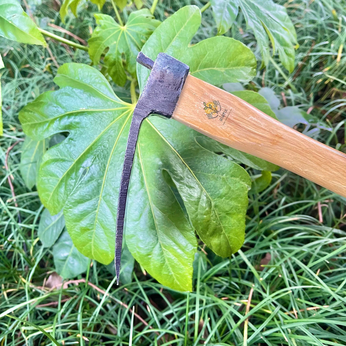 14 Inch Heavy Duty Curved Hoe, Without Welding, Gardening Tool, Oak Handle, for Digging, Weeding, and Planting