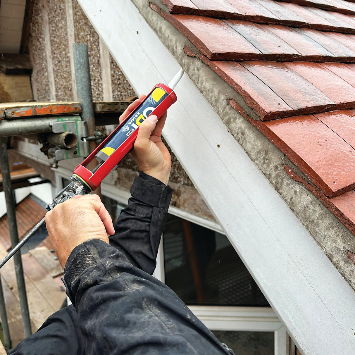 OB1 White Multi-Surface Construction Sealant & Adhesive - Hybrid Technology - Excellent Chemical Resistance - Water Resistant - Weather Resistant - Food Safe - 290ml