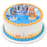 DecoSet® Bluey Dance Mode - Decoración para tartas de 3 piezas con cifras de bingo y azul y magdalenas y calcetines de polietileno, para cumpleaños, fiestas, celebración