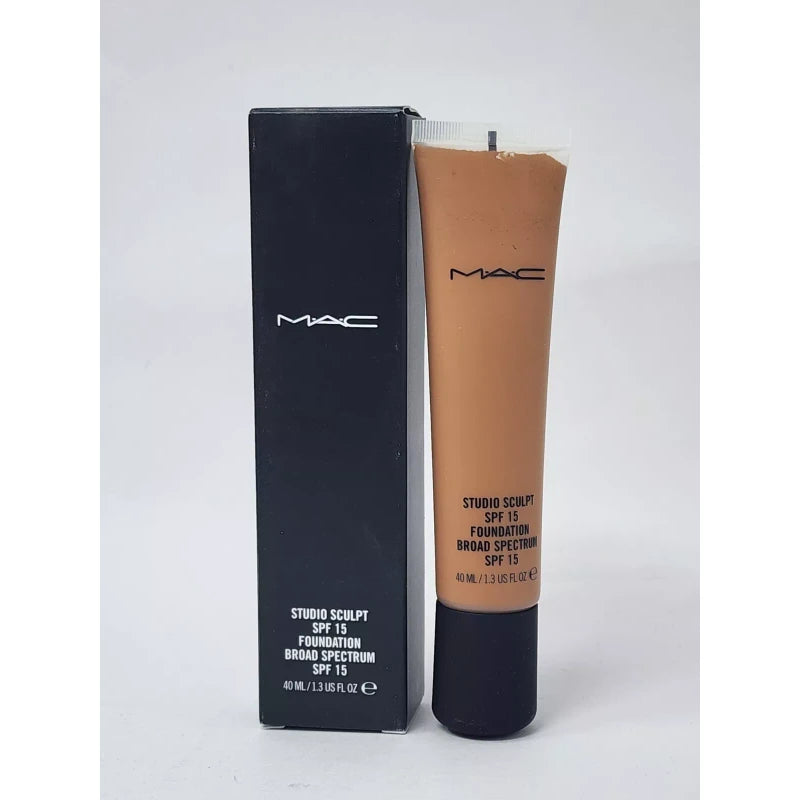 M·A·C New MAC Studio Sculpt Foundation SPF 15 Full Size NW43