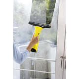 Kärcher Akku-Fenstersauger WV Classic (Akkulaufzeit: 20 min, Sprühflasche mir Mikrofaserbezug, Fensterreiniger-Konzentrat 20 ml)